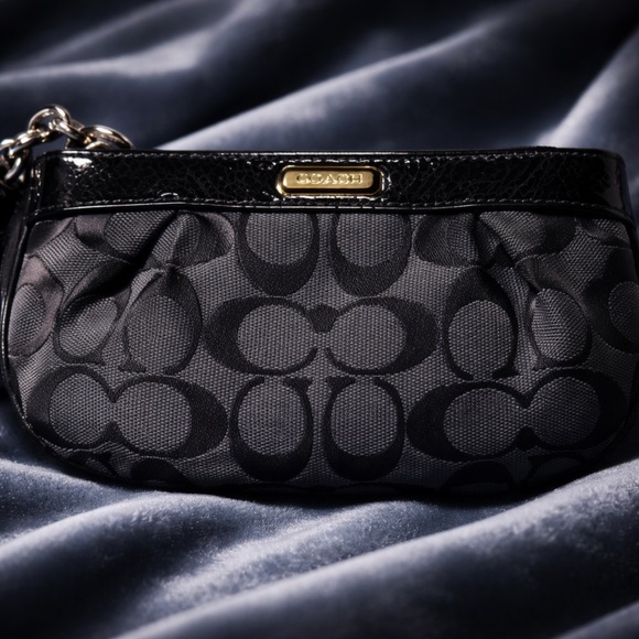 Coach Handbags - COACH Black Signature Wristlet GUC